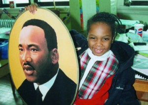 CATHOLIC SCHOOL GIRL HOLD IMAGE OF KING