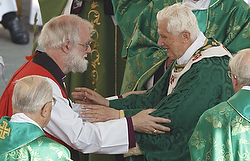 POPE EXCHANGES SIGN OF PEACE WITH ANGLICAN ARCHBISHOP WILLIAMS DURING MASS MARKING 50TH ANNIVERSARY OF OPENING OF SECOND VATICAN COUNCIL