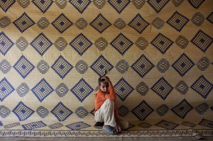 Moussa, jeune Malien de 13 ansl attend sa mère dans un camp de réfugiés en Mauritanie (photo CNS/Joe Penney, Reuters) (