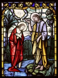 Vitraux de l'église Ste-Thérèse de Lisieux à Montauk, N.Y., représentant le baptême de Jésus (photo CNS/Gregory A. Shemitz, Long Island Catholic) 
