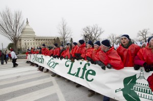 Selon des évaluations, la 40e Marche pour la vie aurait mobilisé quelque 400 000 en dépit d'un froid polaire dont une forte proportion de jeunes (photo CNS/Bob Roller).