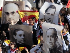 Photo de quelques-uns de près de 1000 saints tués durant la guerre civile espagnole (photo CNS/Reuters).