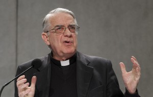 Le père Federico Lombardi, porte-parole du Vatican (photo CNS/Paul Haring