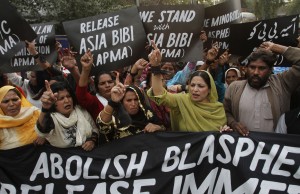 Manifestation tenue à Lahore, Pakistan, en 2010, pour demander la libération d'Asia Bibi (photo Archives CNS/Mohsin Raza, Reuters),