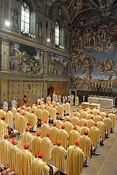 François 1er a célébré la messe avec les cardinaux et prononcé sa première homélie en tant que pape dans la chapelle Sixtine, le 14 mars, au lendemain de son élection (photo CNS/L'Osservatore Romano).