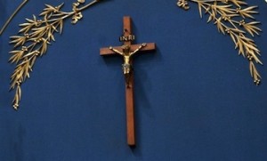 crucifix-image01