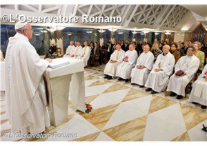 Le pape François dans la chapelle de la Maison sainte-Marthe (photo L'Osservatore Romano).