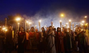 Veillée aux flambeaux à Dacca, le 28 février 2015, en hommage à Avijit Roy (photo DR).