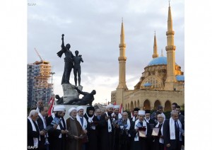 Des responsables rleigieux musulmans et chrétiens, Place des martyrs à Beyrouth, le 12 avril dernier (photo AFP0. 