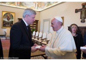 Le pape François et le premier ministre canadien, Stephen Harper (photo: Osservatore Romano).