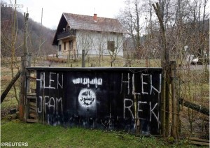Le village de Gornja Maoca, au nord de la Bosnie (photo: Reuters).