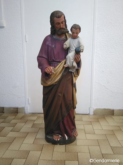 Saint Joseph et l’Enfant Jésus retrouvés par les gendarmes « errant » en pleine forêt