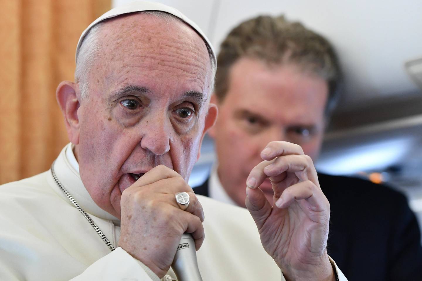 Pour le pape François, la presse à scandale nourrit les tendances «coprophages» du public