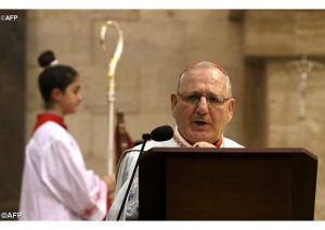 Mgr Sako lors de la messe de la nuit de Noël à Erbil, le 24 décembre 2016. - AFP