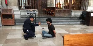 Un prêtre poignardé dans la cathédrale à Mexico